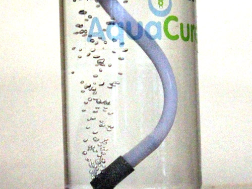 Agua con hidrogeno molecular